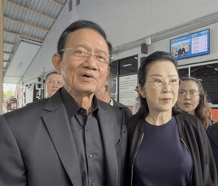 พรรคเพื่อไทยกำลังจะเปลี่ยนเป็นสายตระกูลวงศ์สวัสดิ์ ที่มี เจ๊แดง เยาวภา วงศ์สวัสดิ์ ทั้งผลัก ทั้งดันลูกชายเต็มที่