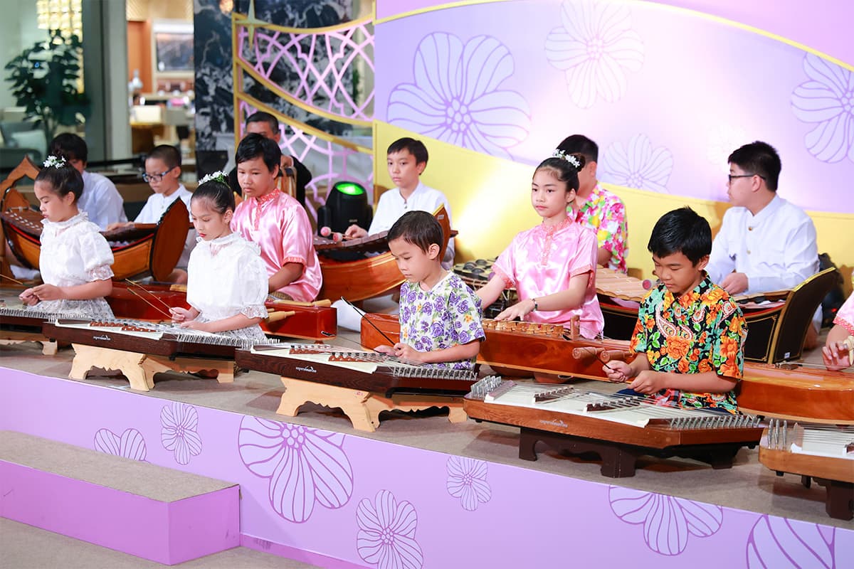 Siam_Piwat_organizes_Smiles_of_Siam_event_to_honor_Her_Royal_Highness_Princess_Maha_Chakri_Sirindhorn_SPACEBAR_Photo13_6cb9b05647.jpg