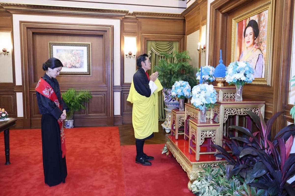The-King-and-Queen-of-Bhutan-Paid-their-respects-at-the-Royal-Cremation-Ceremony-of-Her-Majesty-the-Queen Mother-SPACEBAR-Photo06.jpg