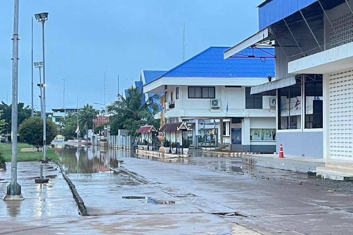 The-flood-situation-in-Lom Sak-District-Phetchabun-Province-has-begun-to-improve-and-return-to-normal-SPACEBAR-Photo04.jpg
