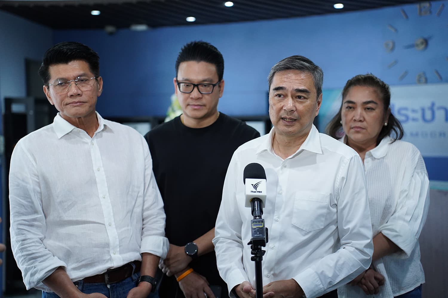 ‘ปชป.’ พร้อมลุยเลือกตั้ง! ‘มาร์ค’ งงฝ่ายต้องการแก้ รธน.เลือกให้จบแบบนี้