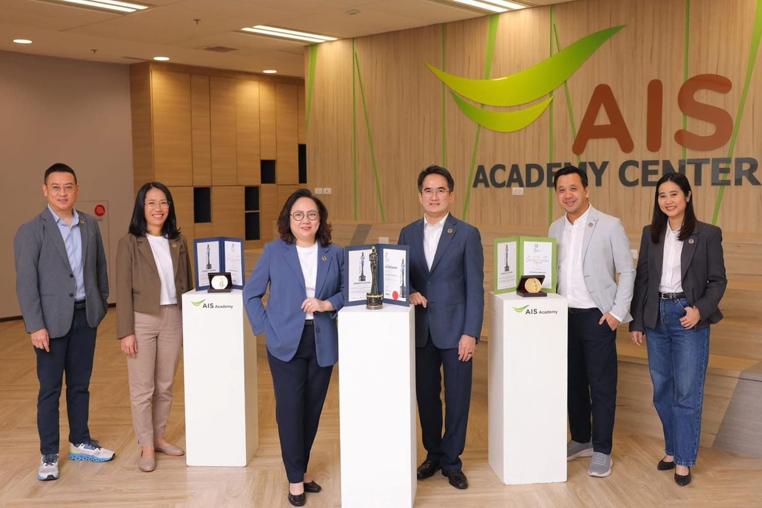 AIS คว้า 3 รางวัล HR Asia 2025 ต่อเนื่อง 7 ปีซ้อน ยืนหนึ่งองค์กรน่าทำงานที่สุดในเอเชีย