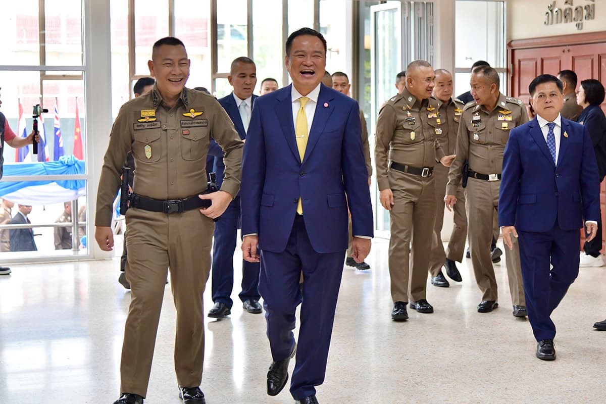 anutin-leads-major-drug-crackdown-SPACEBAR-Photo01.jpg