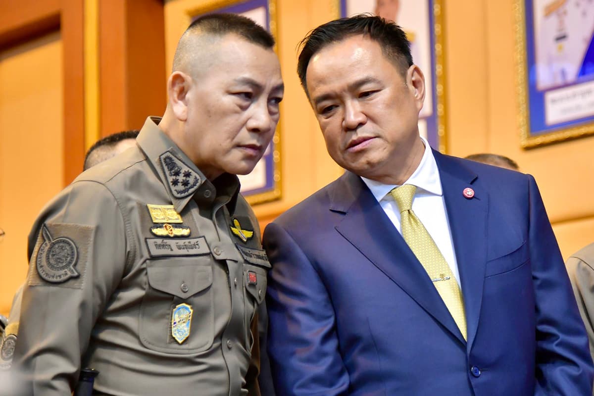 anutin-leads-major-drug-crackdown-SPACEBAR-Photo03.jpg