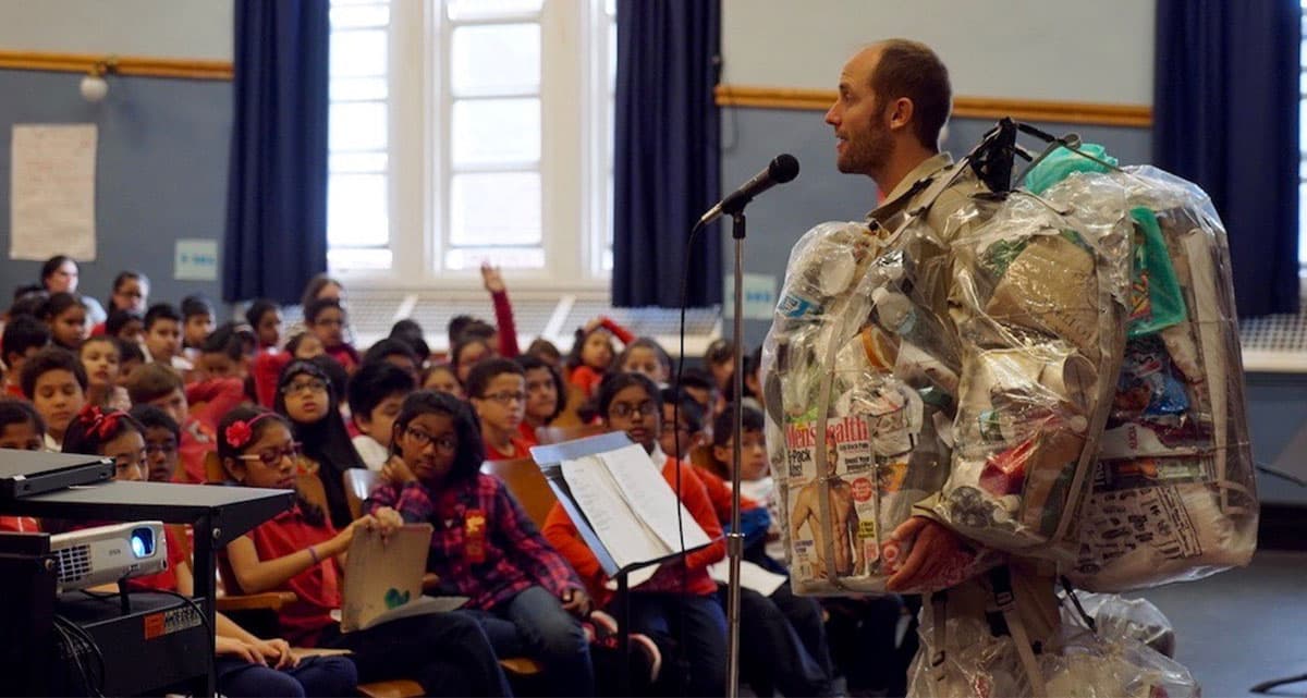 ecoeyes_robin_greenfield_designer_of_the_trash_suit_fashion_SPACEBAR_Photo01_0f3c4543f1.jpg