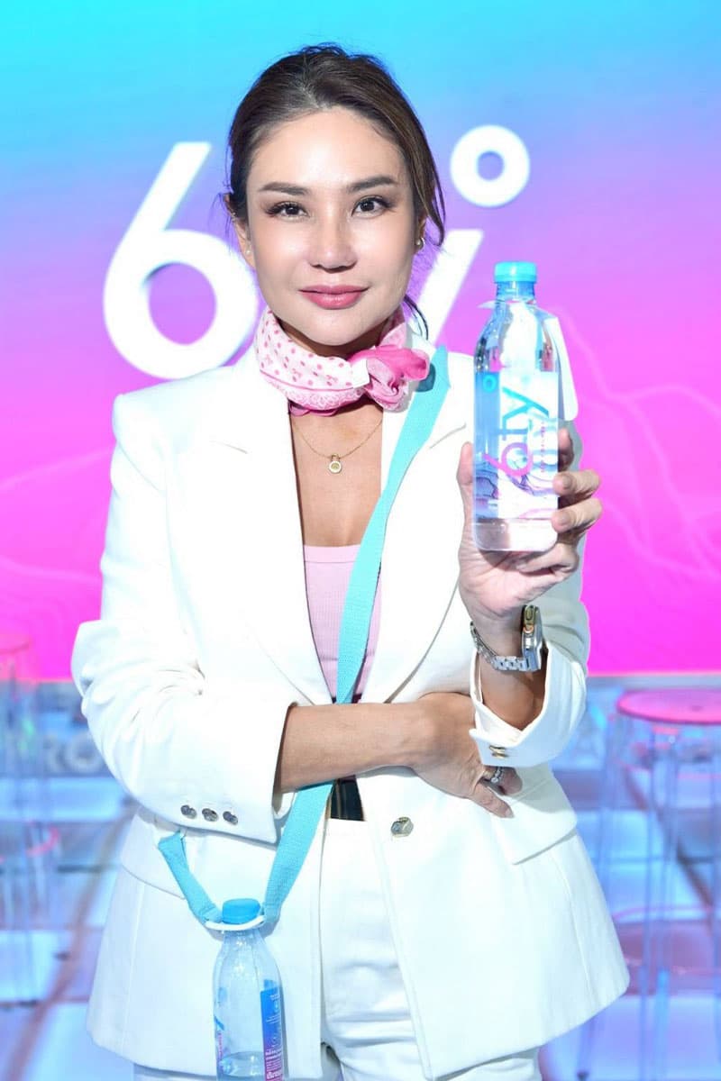 economic-business-thai-mineral-water-international-market-SPACEBAR-Photo V01.jpg