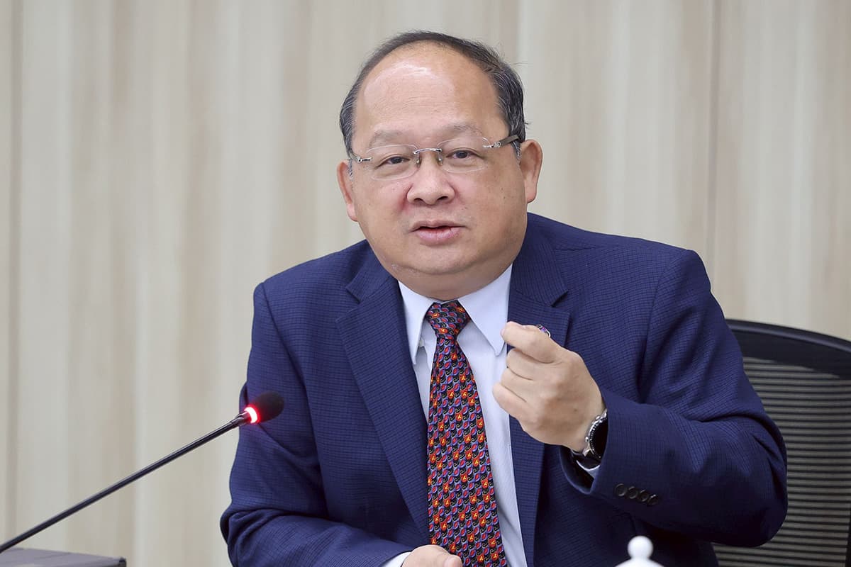 fti-bot-discussion-strong-baht-debt-us-taxes-SPACEBAR-Photo01.jpg