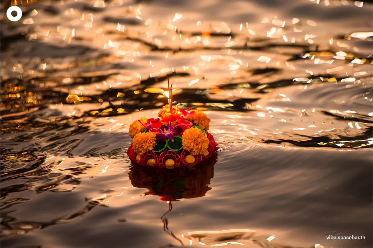 loy_krathong_digital_vs_traditional_save_energy_SPACEBAR_Photo04_61602dd183.jpg
