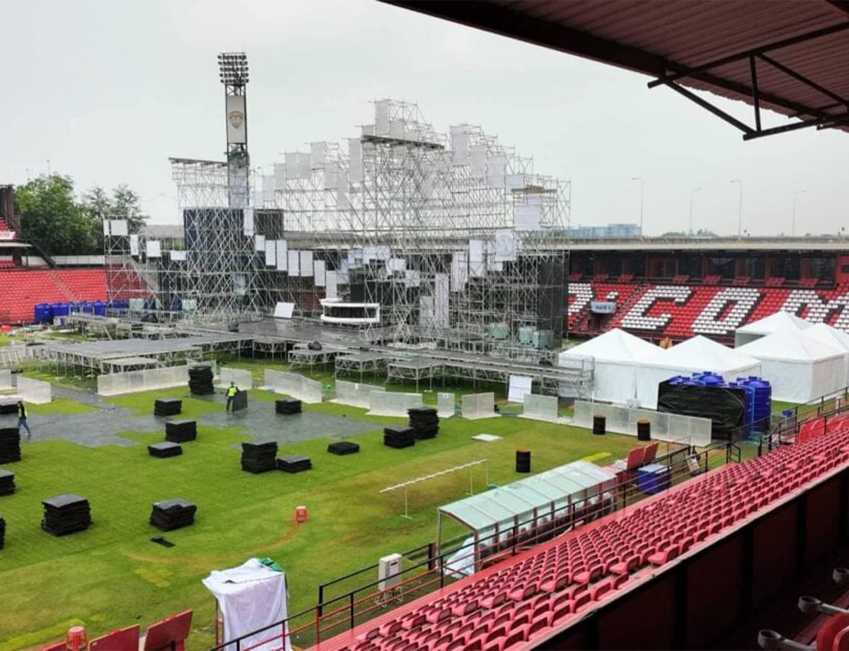 muangthong-united-stadium-crisis-thunderdome-concert-venue-transformation-SPACEBAR-Photo01.jpg