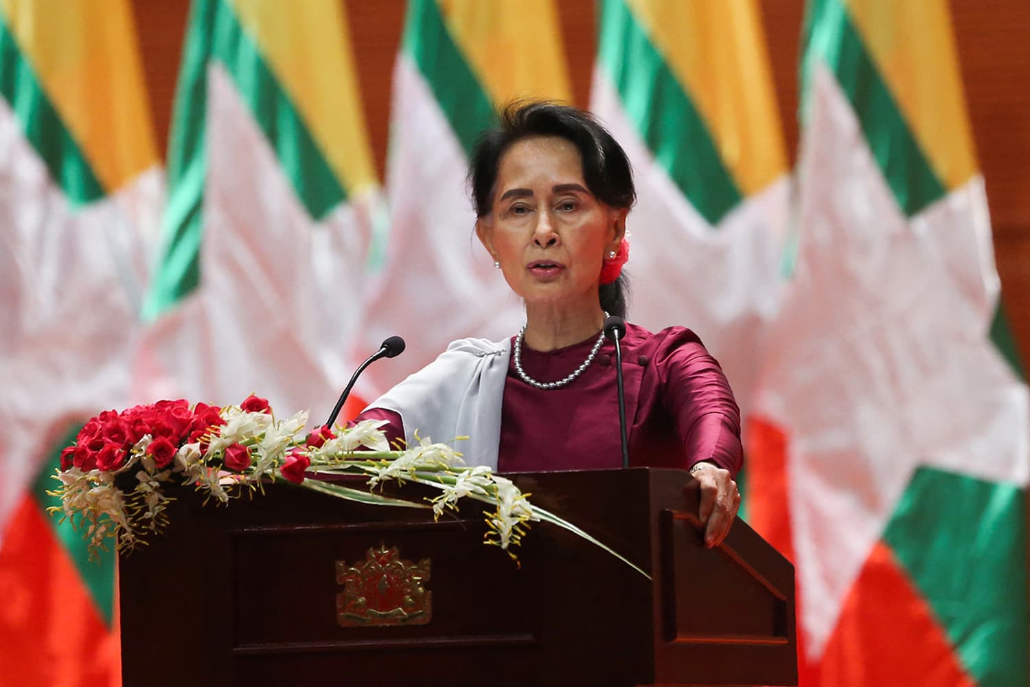 ลูกชาย ‘อองซานซูจี’ ห่วงแม่อาจเสียชีวิตแล้ว แต่รัฐบาลเมียนมายันยังแข็งแรงดี