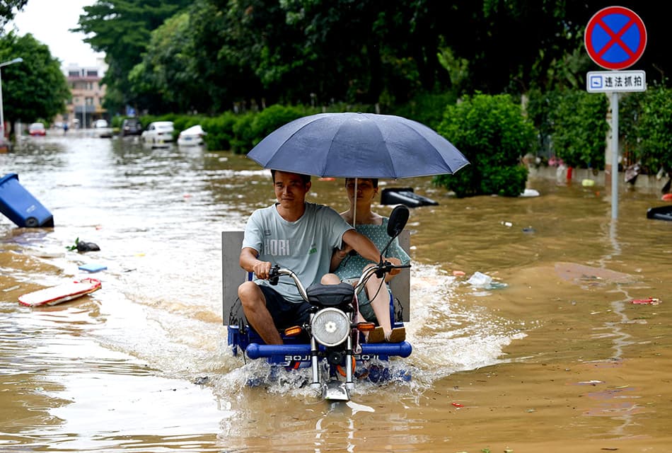 Photo Story : จีนอ่วม! เจอน้ำท่วมหนักเมืองจมใต้น้ำไปครึ่งหนึ่ง อพยพแล้วกว่า 8 หมื่น