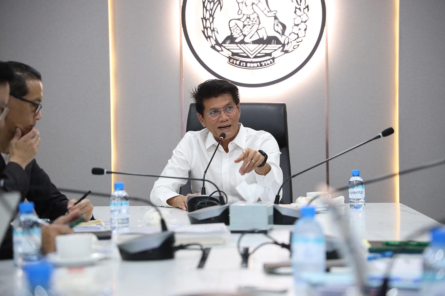 ‘สาธิต’ นั่งประธานสรรหาผู้สมัคร ‘ปชป.’ ชูธง ‘การเมืองคุณภาพ’สู้ ‘กระสุน’