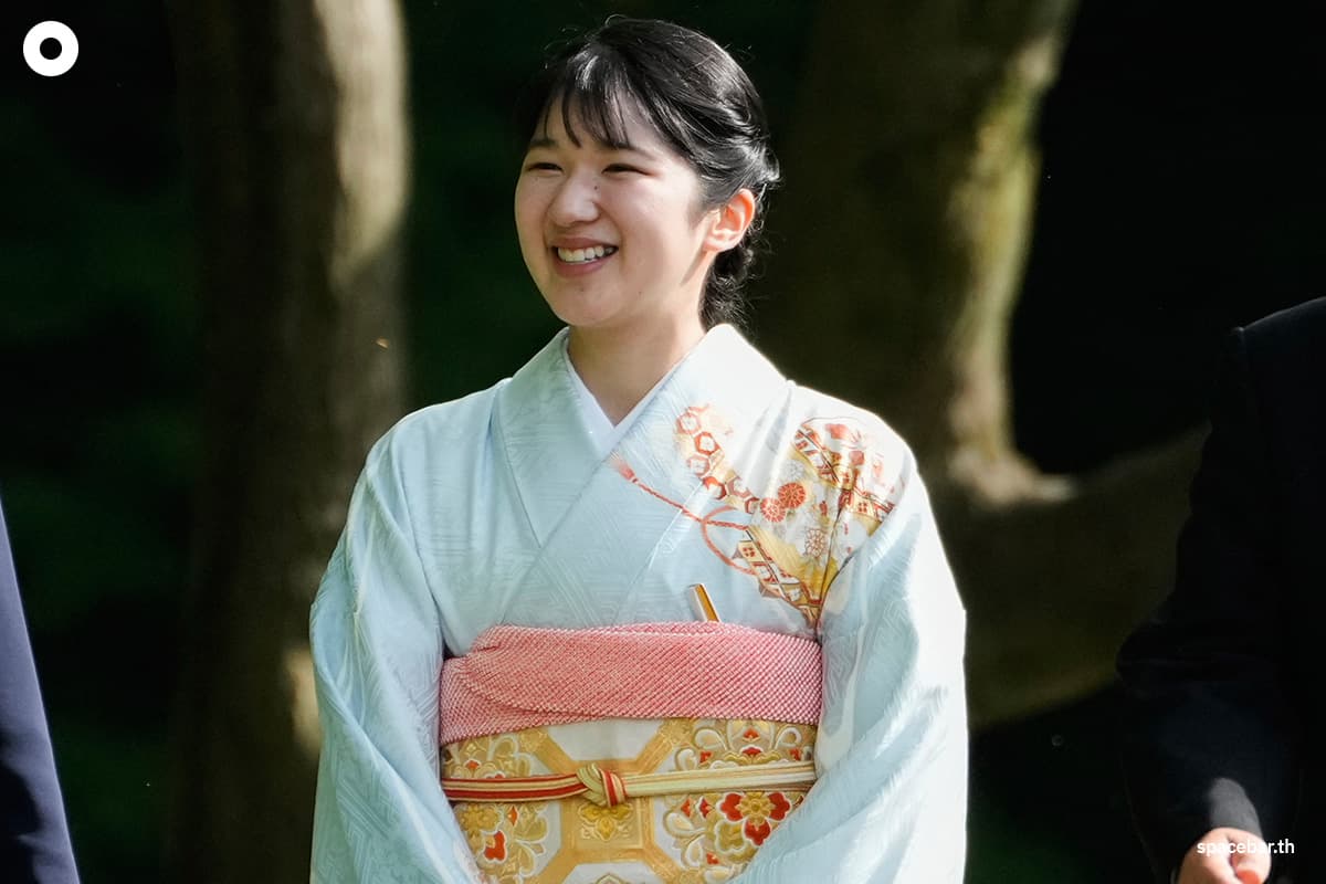 เจ้าหญิงไอโกะทรงยิ้มระหว่างงานเลี้ยงสวนฤดูใบไม้ผลิที่สวนหลวงพระราชวังอากาซากะในกรุงโตเกียว เมื่อวันที่ 22 เมษายน 2025 (Photo by Shuji Kajiyama / POOL / AFP)