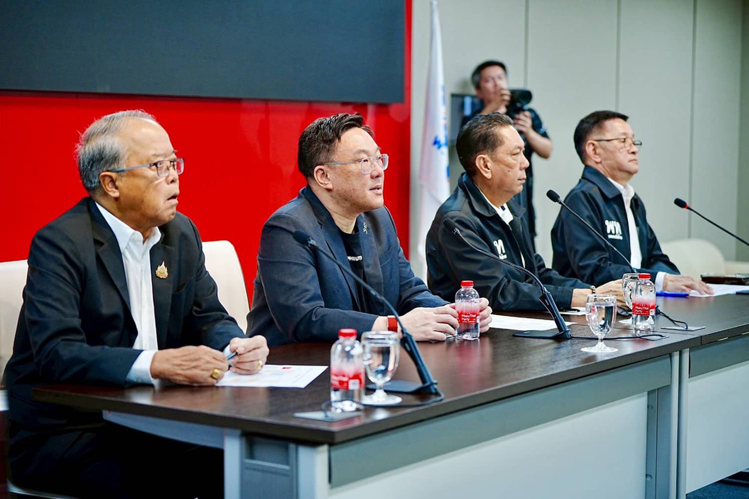 ‘เพื่อไทย’ เตรียมความพร้อม! เดินหน้าเข้าโหมดเลือกตั้ง