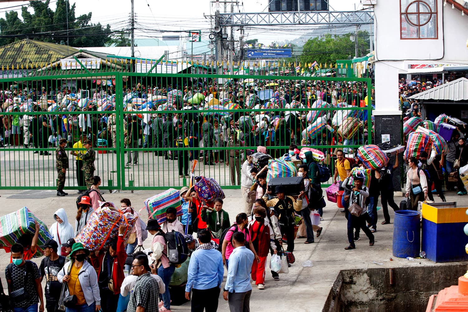 รายงานชี้แรงงานกัมพูชาที่เดินทางกลับจากไทยเกือบ 72% ยังคง ‘ว่างงาน’