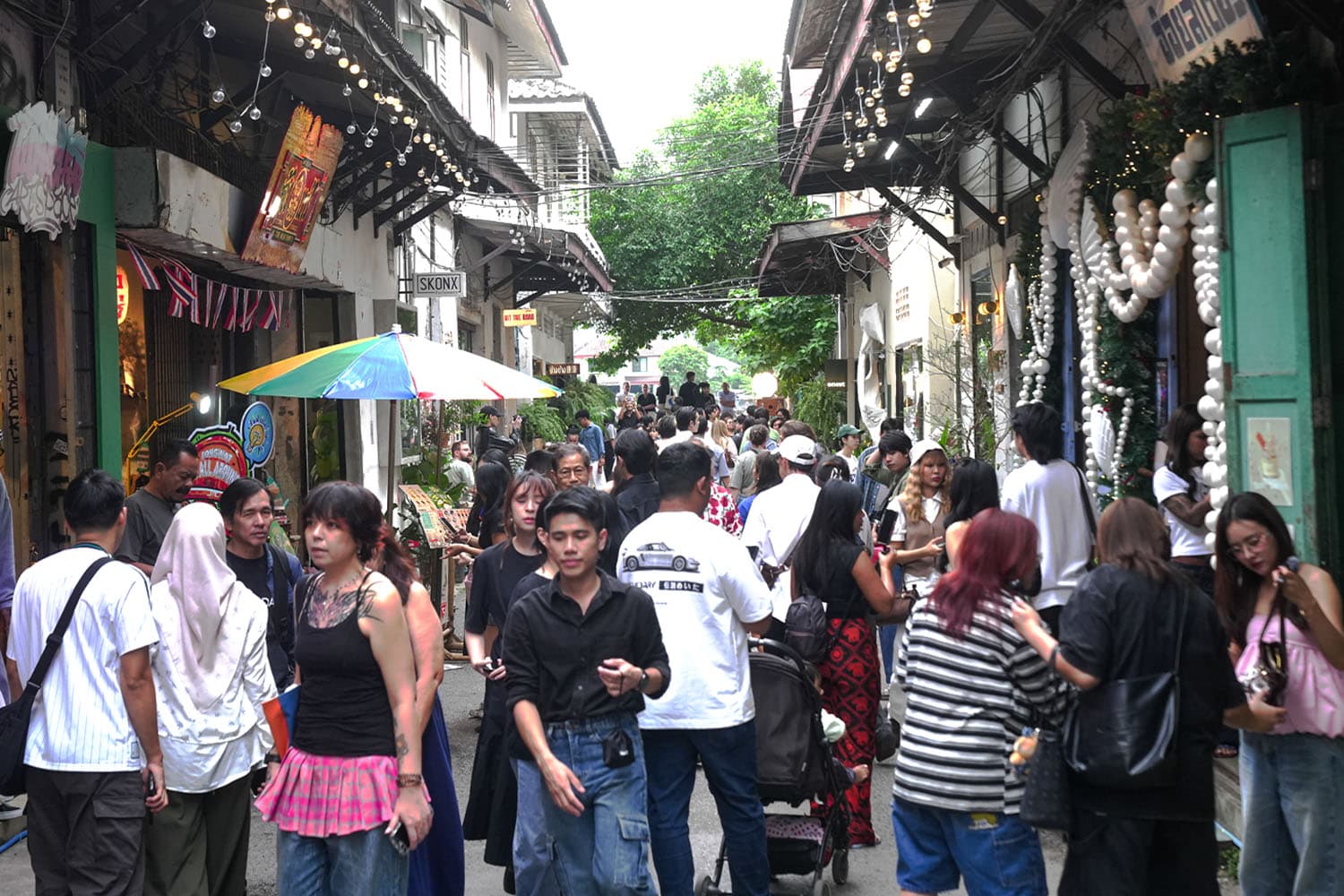 รีเฟรชย่านเก่าให้มีชีวิต "Song Wat Week 2025" เปิดตึกทั้งย่าน เป็นพื้นที่สร้างสรรค์ 4 วันเต็ม