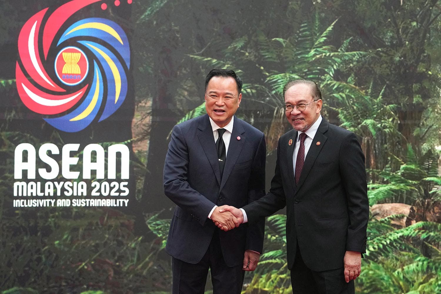 อันวาร์ชี้ข้อตกลงสันติภาพไทย-กัมพูชาคือการปรองดองไม่ใช่การยอมจำนน แต่เป็นการกระทำที่กล้าหาญ