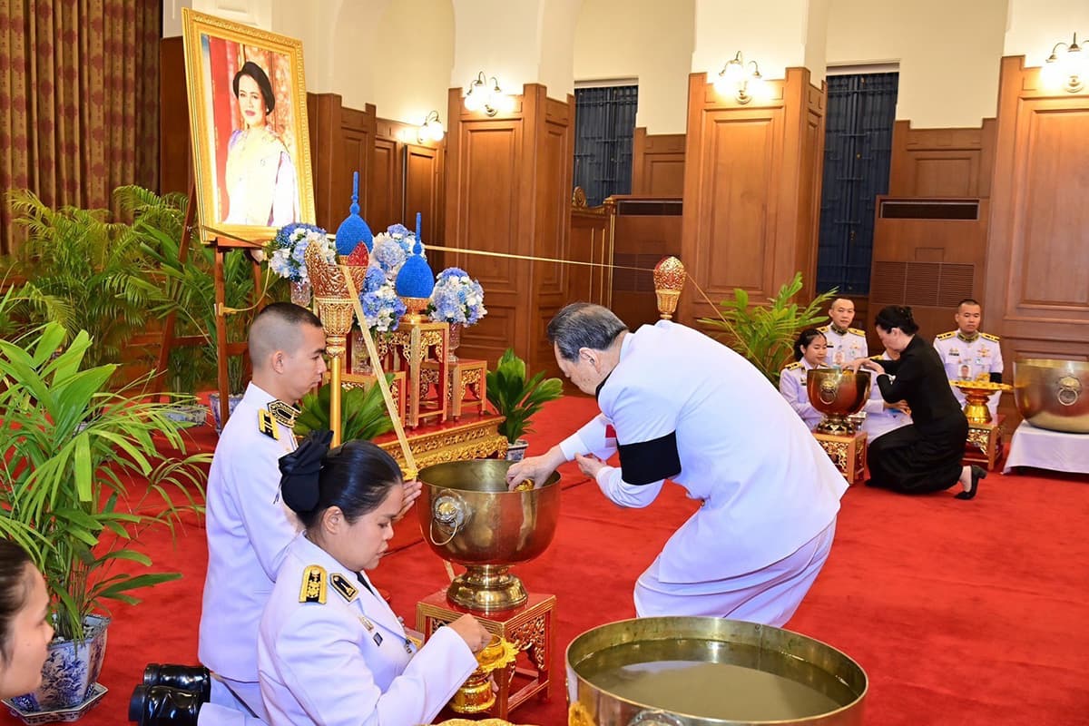 thanin-executive-team-cp-water-royal-corpse-queen-sirikit-SPACEBAR-Photo02.jpg