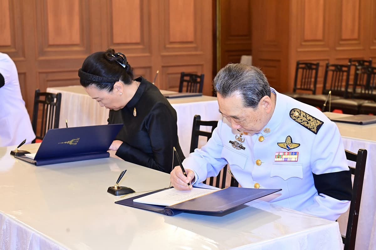 thanin-executive-team-cp-water-royal-corpse-queen-sirikit-SPACEBAR-Photo04.jpg