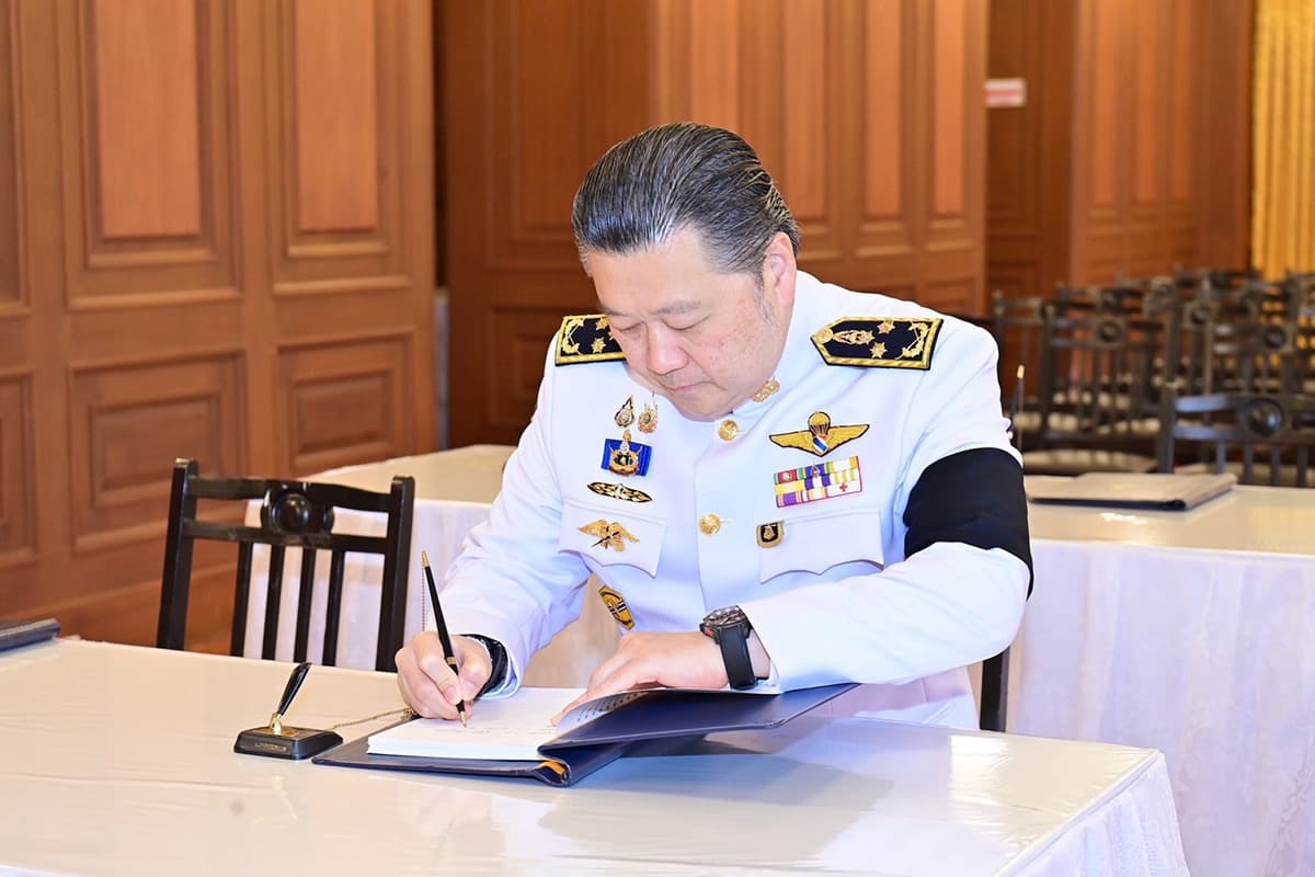 thanin-executive-team-cp-water-royal-corpse-queen-sirikit-SPACEBAR-Photo05.jpg
