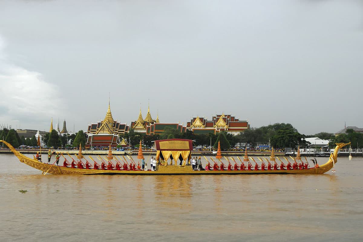 the_legend_of_the_royal_barge_actually_being_a_warship_SPACEBAR_Photo01_97b83829a8.jpg