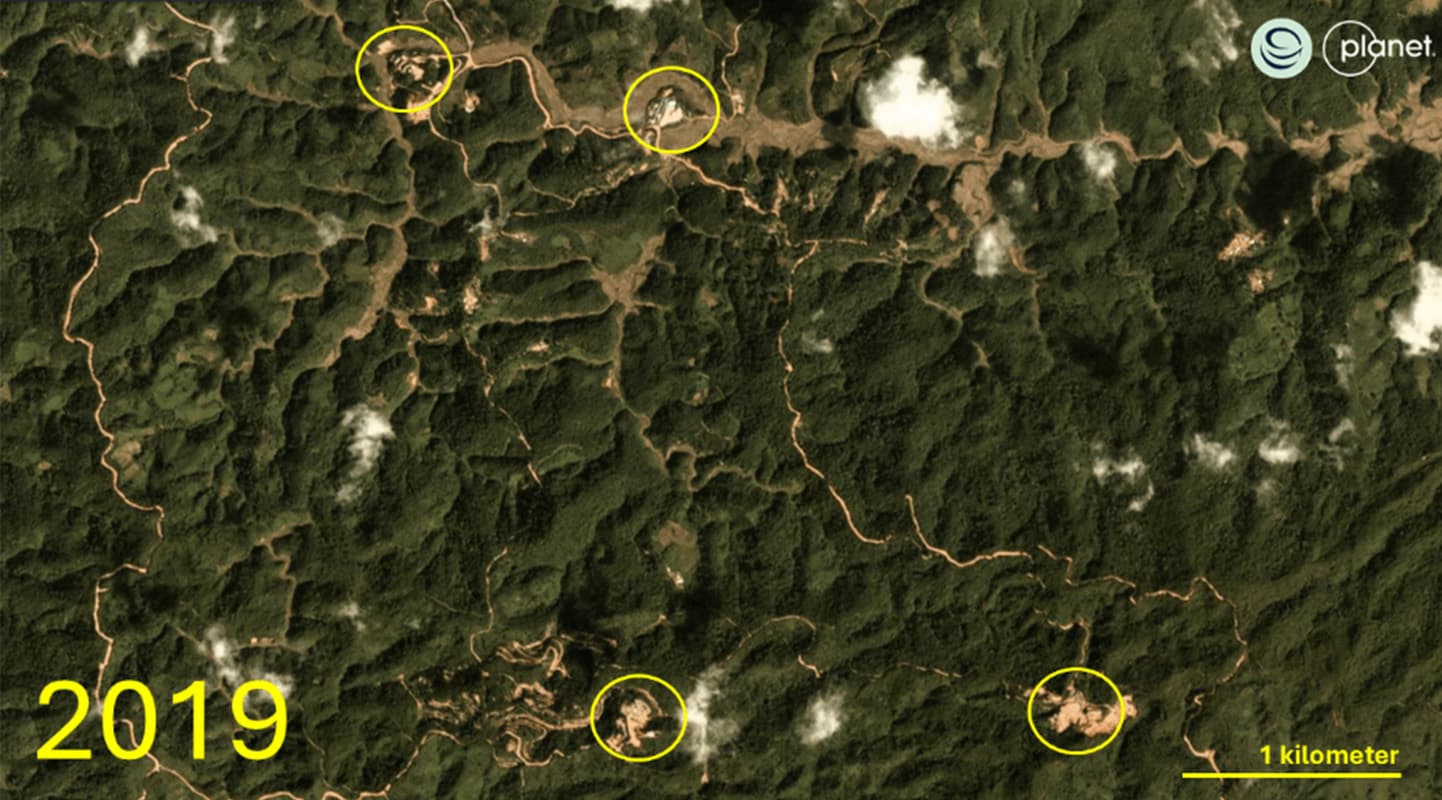 เหมืองแร่ร์เอิร์ธขยายตัวอย่างรวดเร็วบนเนินเขาในรัฐว้าของเมียนมาตั้งแต่ปี 2019-2025 Photo by Planet Labs, Stimson Center