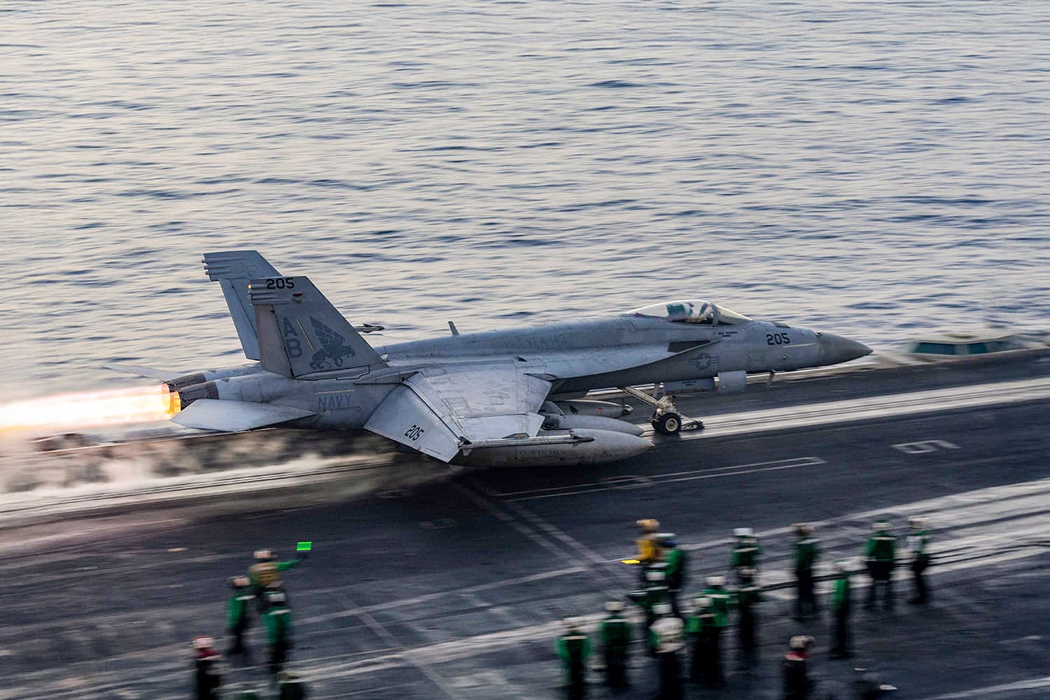 us_navy_loses_f18_jet_at_sea_after_fell_overboard_from_aircraft_carrier_SPACEBAR_Hero_2a07235d84.jpg