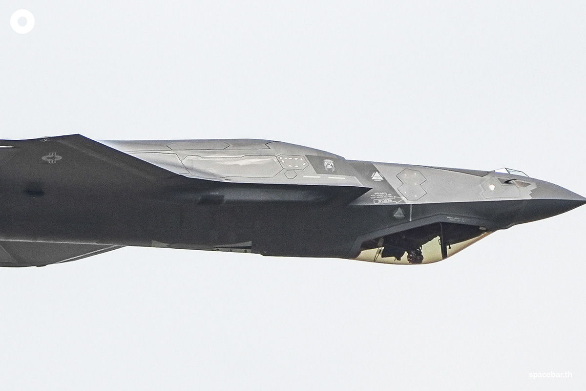 Airshow_Thai_Air_Force_J10_F35_Gripen_SPACEBAR_Photo13_f6fa54f2af.jpg