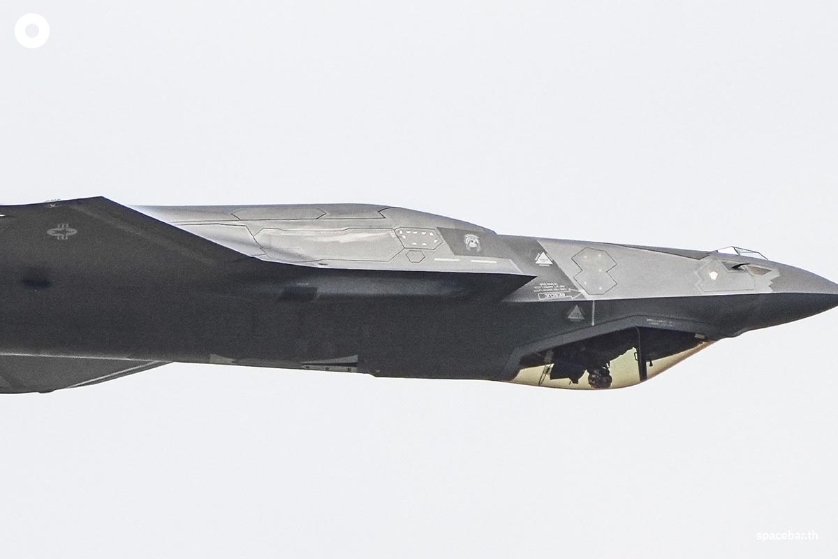 Airshow_US_Air_Force_F35_A_SPACEBAR_Photo04_e3b2cf76a4.jpg