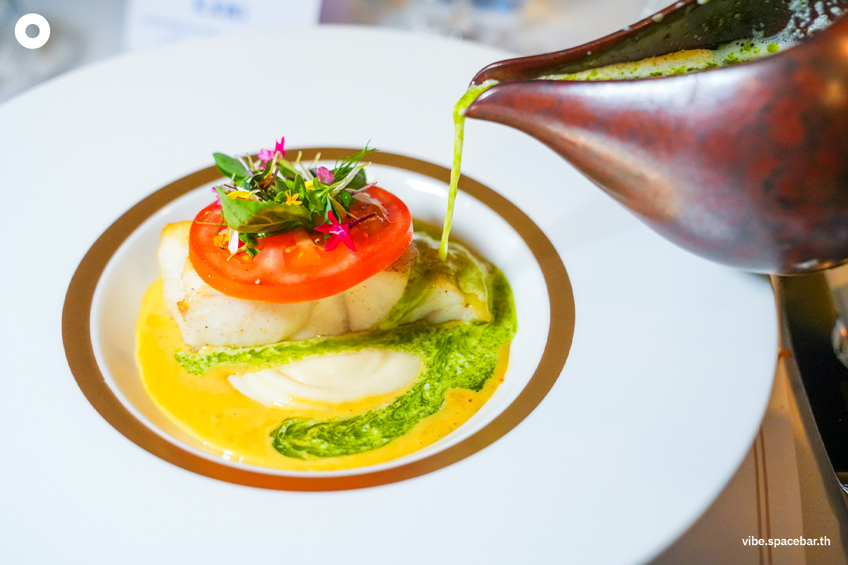 Iceland_spring_Exclusive_Dinner_with_Water_Sommelier_SPACEBAR_Photo04_54f3b52738.jpg