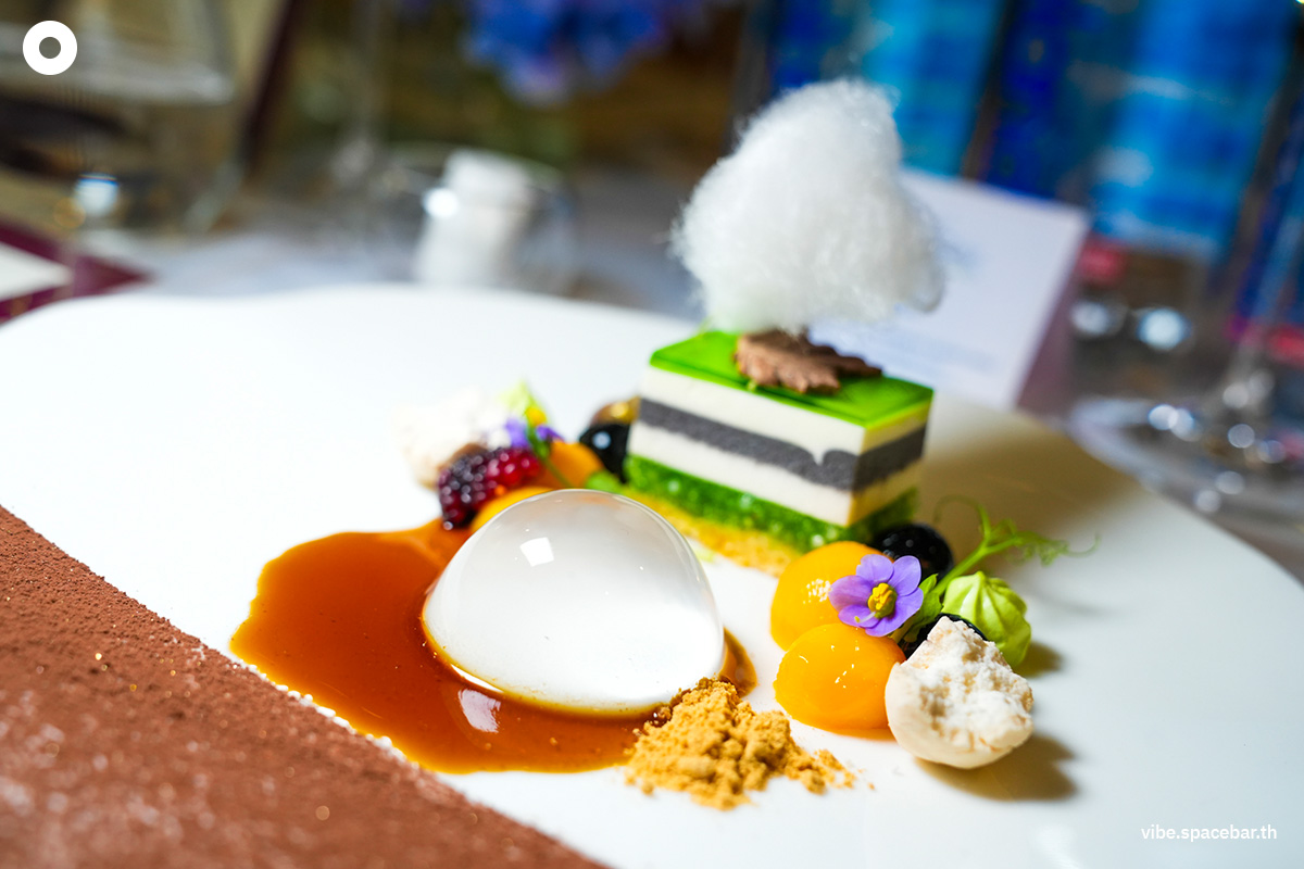 Iceland_spring_Exclusive_Dinner_with_Water_Sommelier_SPACEBAR_Photo05_21484eab05.jpg