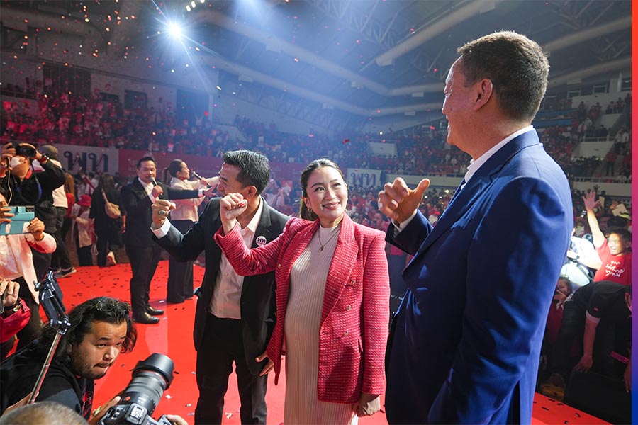 Pheu_Thai_Party_launches_400_M_Ps_SPACEBAR_Photo10_6d936a82f4.jpeg