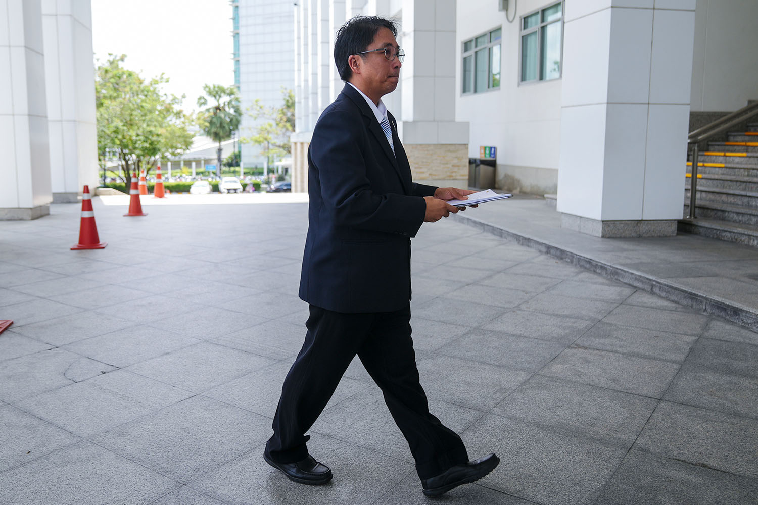 Teerayuth_submits_complaint_to_the_NACC_to_take_legal_action_against_44_SPACEBAR_Hero_b6dc68ebad.jpg