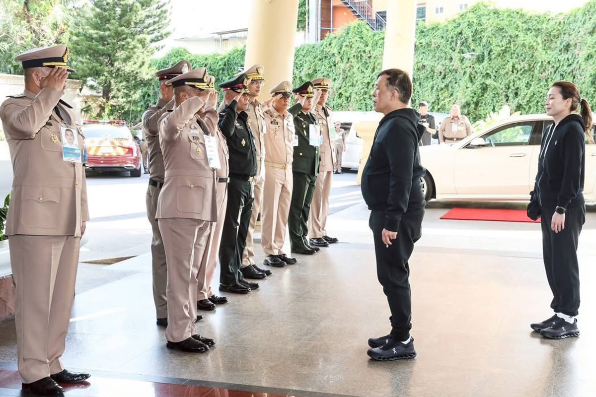 PhotoStory-‘พระบาทสมเด็จพระเจ้าอยู่หัว’ เสด็จฯ ไปส่ง ‘สมเด็จพระนางเจ้าฯ พระบรมราชินี’ เข้าร่วมการแข่งขันเรือใบนานาชาติ ชิงถ้วยพระราชทาน ‘ภูเก็ตคิงส์คัพรีกัตต้า’ ครั้งที่ 37 ประจำปี 2568 ณ จ.ภูเก็ต