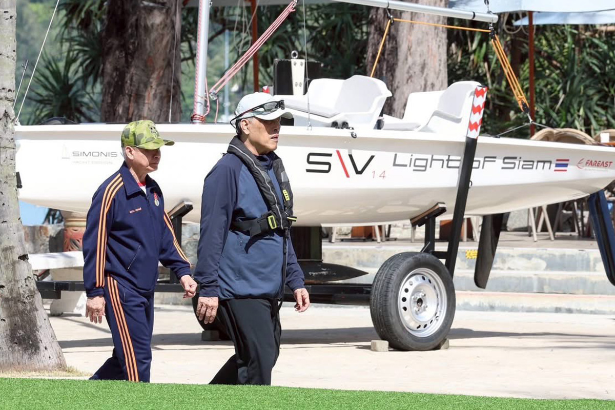 PhotoStory-‘พระบาทสมเด็จพระเจ้าอยู่หัว’ เสด็จฯ ไปส่ง ‘สมเด็จพระนางเจ้าฯ พระบรมราชินี’ เข้าร่วมการแข่งขันเรือใบนานาชาติ ชิงถ้วยพระราชทาน ‘ภูเก็ตคิงส์คัพรีกัตต้า’ ครั้งที่ 37 ประจำปี 2568 ณ จ.ภูเก็ต