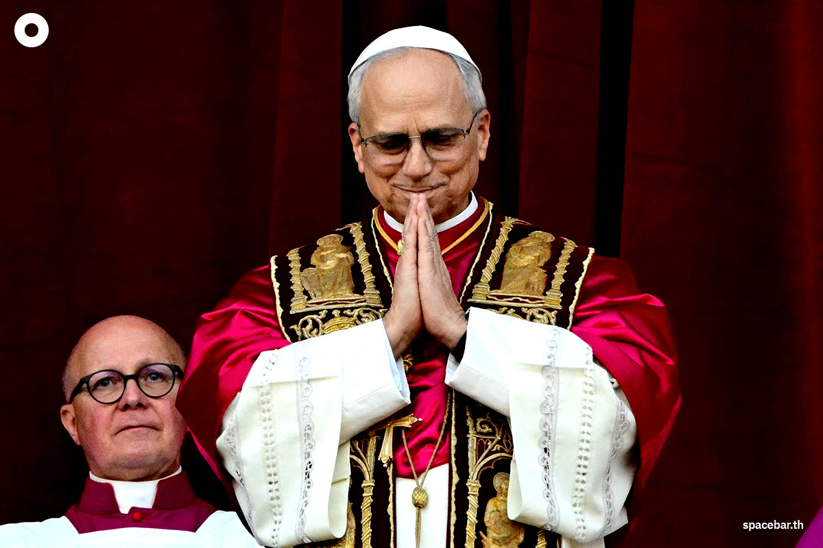 photo-story-first-american-pope-address-the-world-SPACEBAR-Photo01 (1).jpg