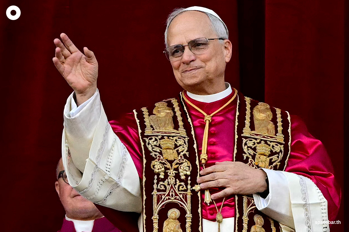 photo-story-first-american-pope-address-the-world-SPACEBAR-Photo02 (1).jpg