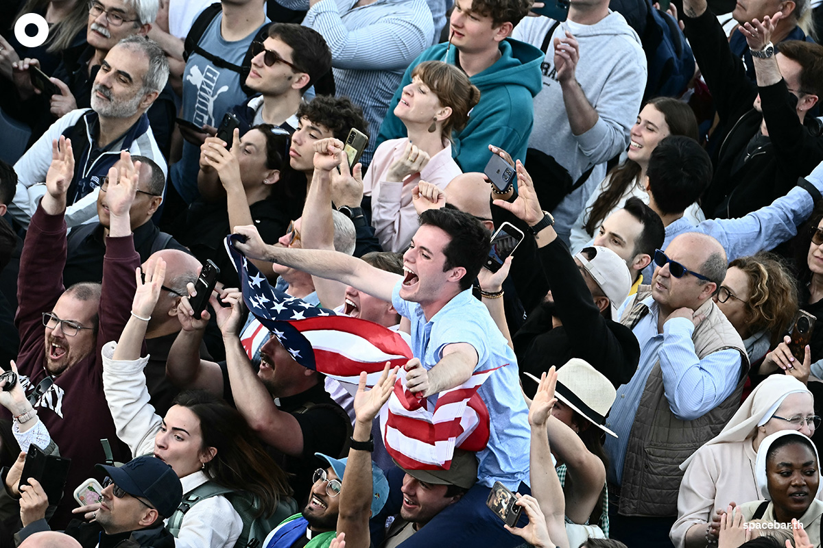 photo-story-first-american-pope-address-the-world-SPACEBAR-Photo09 (1).jpg