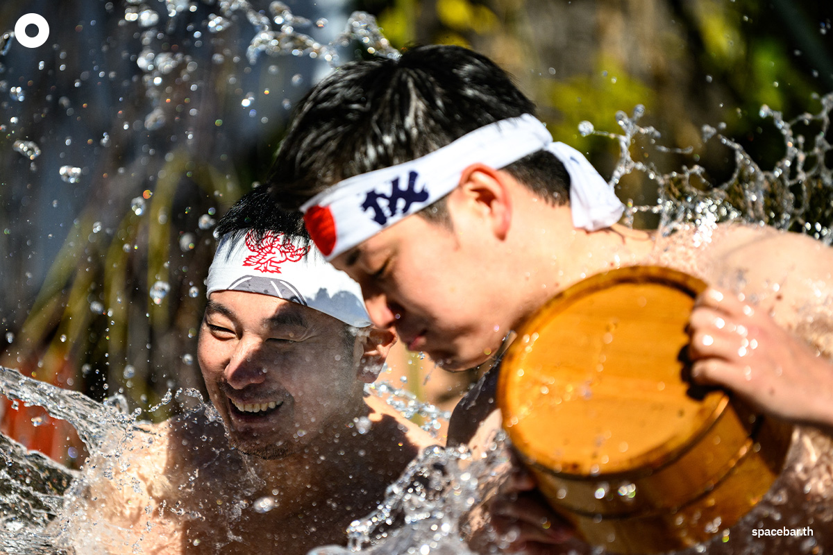 photo_story_japan_shinto_cold_water_bath_SPACEBAR_Photo04_ecb86bdad9.jpg