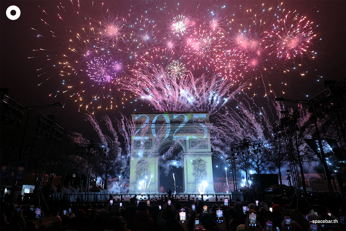 photo_story_new_year_2025_celebration_around_the_world_2_SPACEBAR_Photo05_6422bdc842.jpg