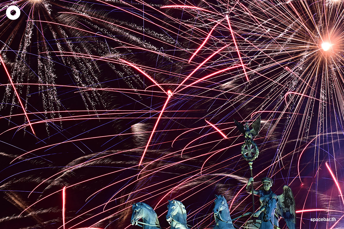 photo_story_new_year_2025_celebration_around_the_world_2_SPACEBAR_Photo07_a5ec283938.jpg