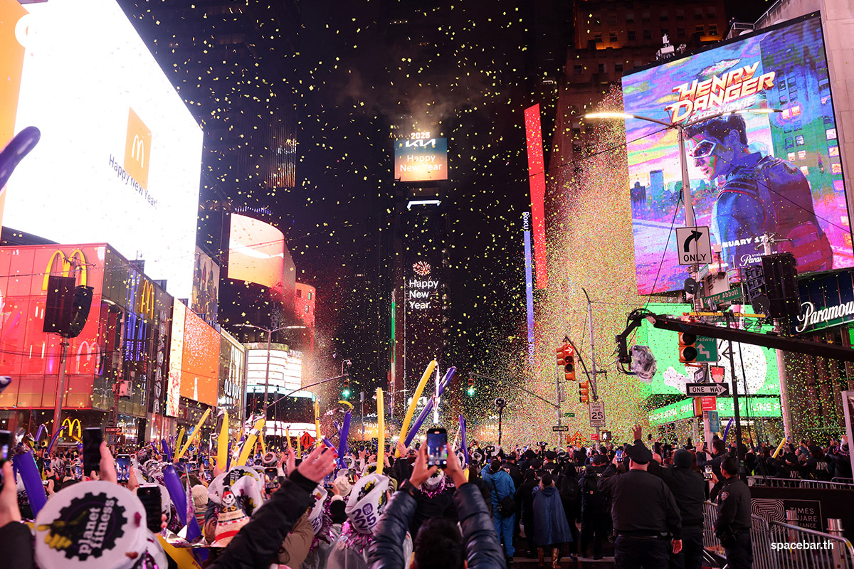 photo_story_new_year_2025_celebration_around_the_world_2_SPACEBAR_Photo12_6b652a9de9.jpg
