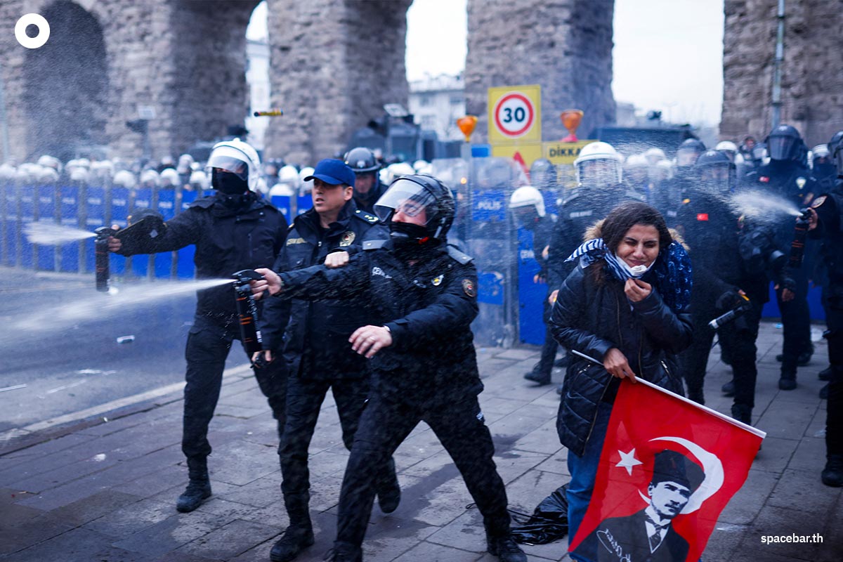 photo_story_turkey_politics_opposition_demo_SPACEBAR_Photo05_2188a85e29.jpg