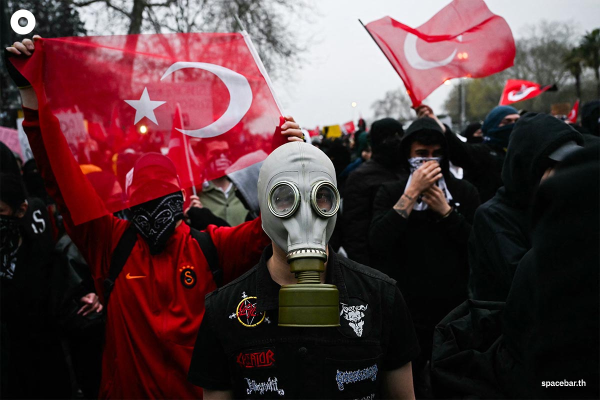 photo_story_turkey_politics_opposition_demo_SPACEBAR_Photo09_fb5c9d0837.jpg