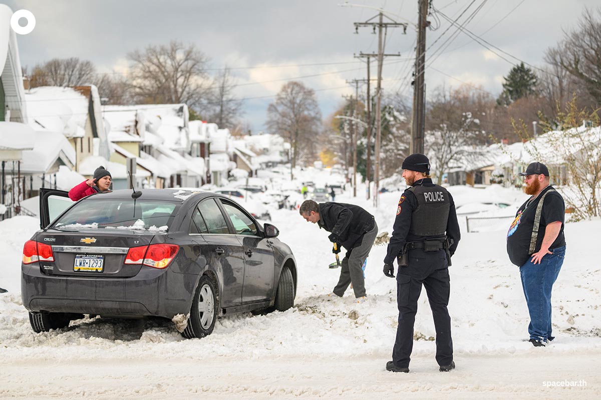 photo_story_us_great_lakes_region_5_feet_snow_SPACEBAR_Photo06_0d0230403f.jpg