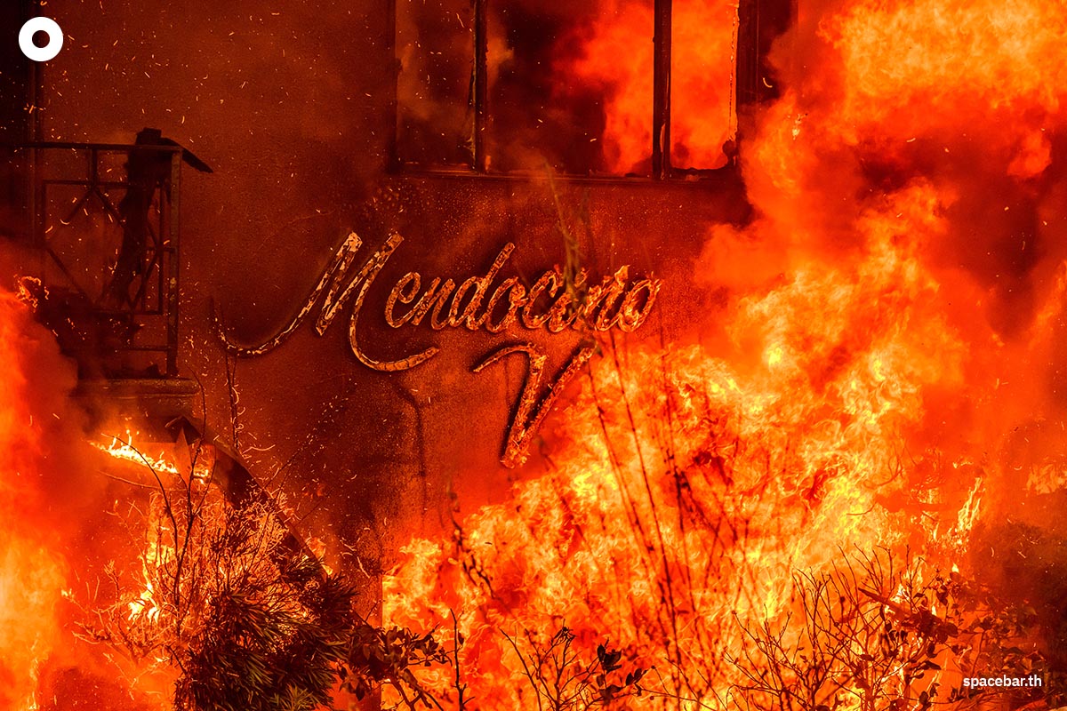 photo_story_wildfire_los_angeles_california_SPACEBAR_Photo03_1_0f7d2b1a53.jpg
