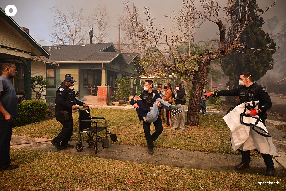 photo_story_wildfire_los_angeles_california_SPACEBAR_Photo09_1_55f387714a.jpg