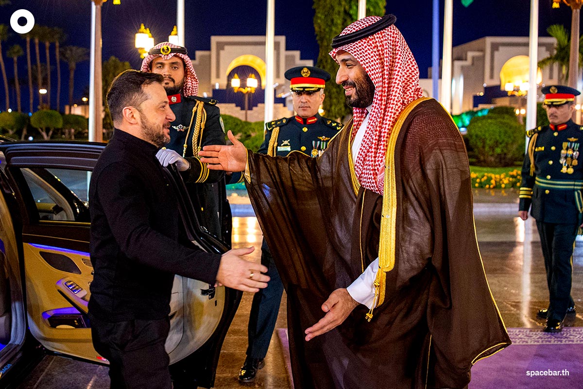 photo_story_zelenskiy_met_saudi_crown_prince_mohammed_bin_salman_SPACEBAR_Photo00_75c8ca844d.jpg
