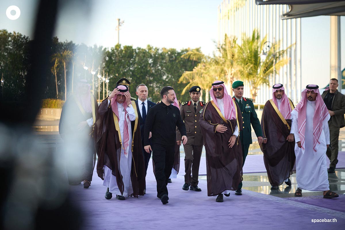 photo_story_zelenskiy_met_saudi_crown_prince_mohammed_bin_salman_SPACEBAR_Photo02_04503c193d.jpg