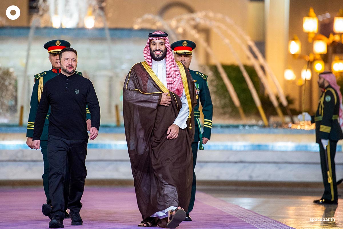 photo_story_zelenskiy_met_saudi_crown_prince_mohammed_bin_salman_SPACEBAR_Photo04_347fa3c279.jpg
